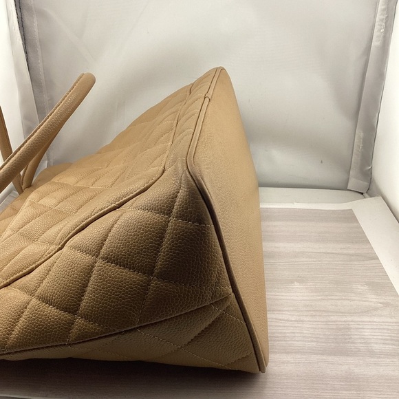 CHANEL Medallion Tan Caviar Tote Bag Authentic. - Picture 12 of 13